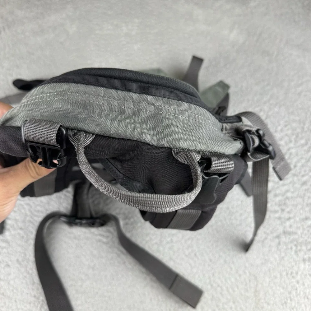 Dakine Heli Pro Pack Backpack Gray And Green School Snowboard Skate Helipack